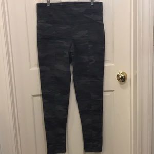 Democracy gray camo skinny pants